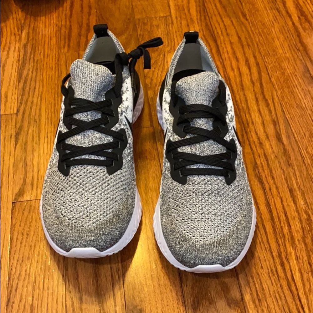 *BRAND NEW* Men’s Grey Nike’s